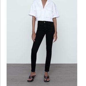 Brand New Zara mid rise sculpt jeans